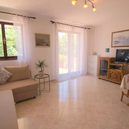 Lisa 2 Near The Appartamento Novigrad Istria